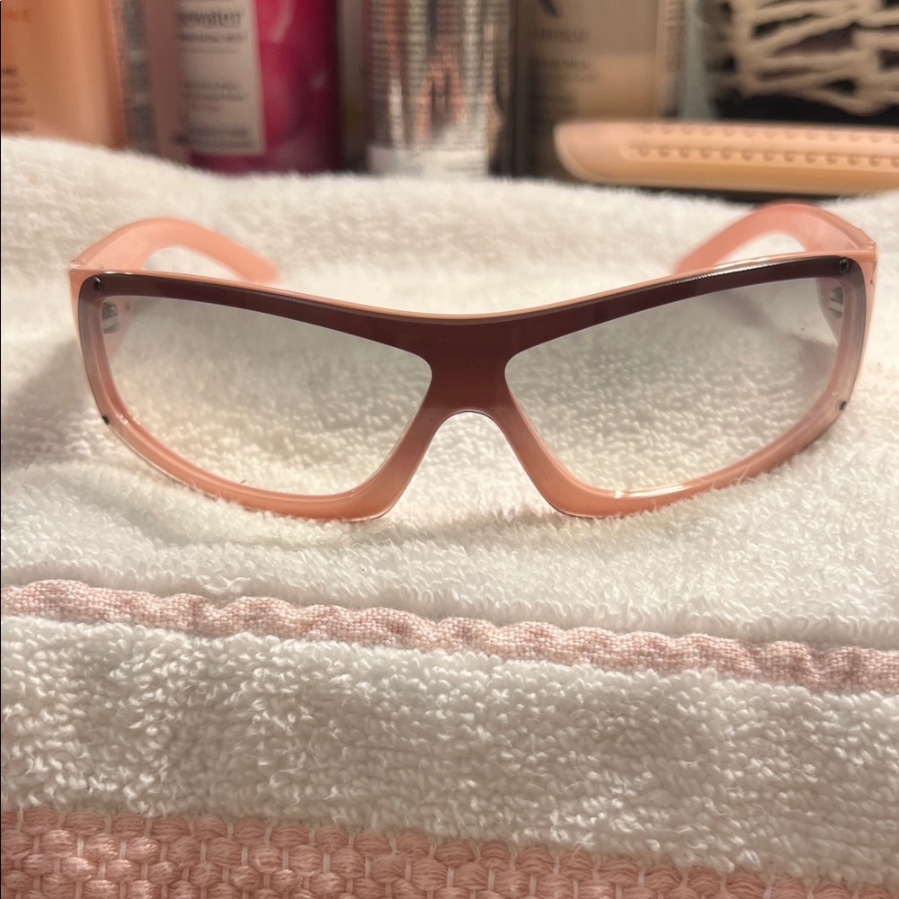 CHANEL Peach/pink Sunglasses with a Chanel case
